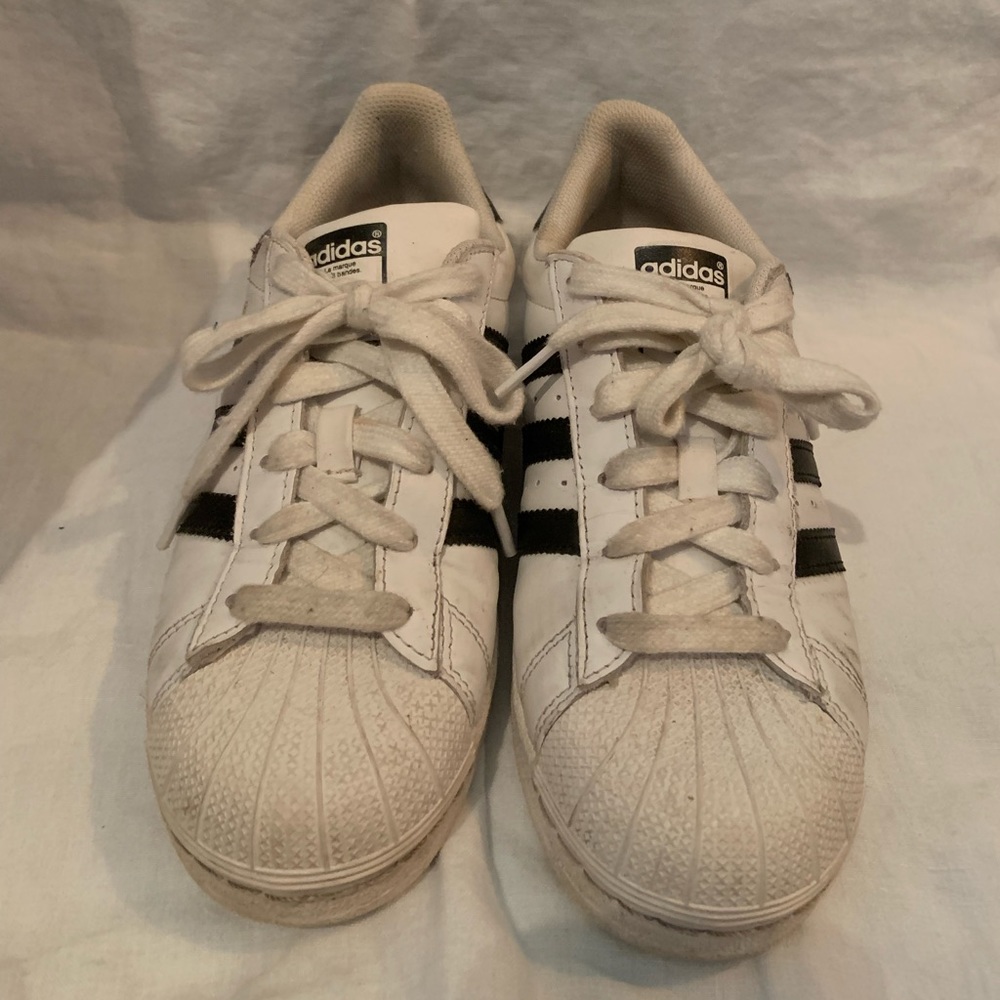 Adidas superstars